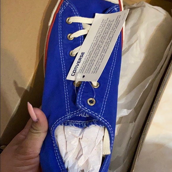 Converse - Picture 3 of 3